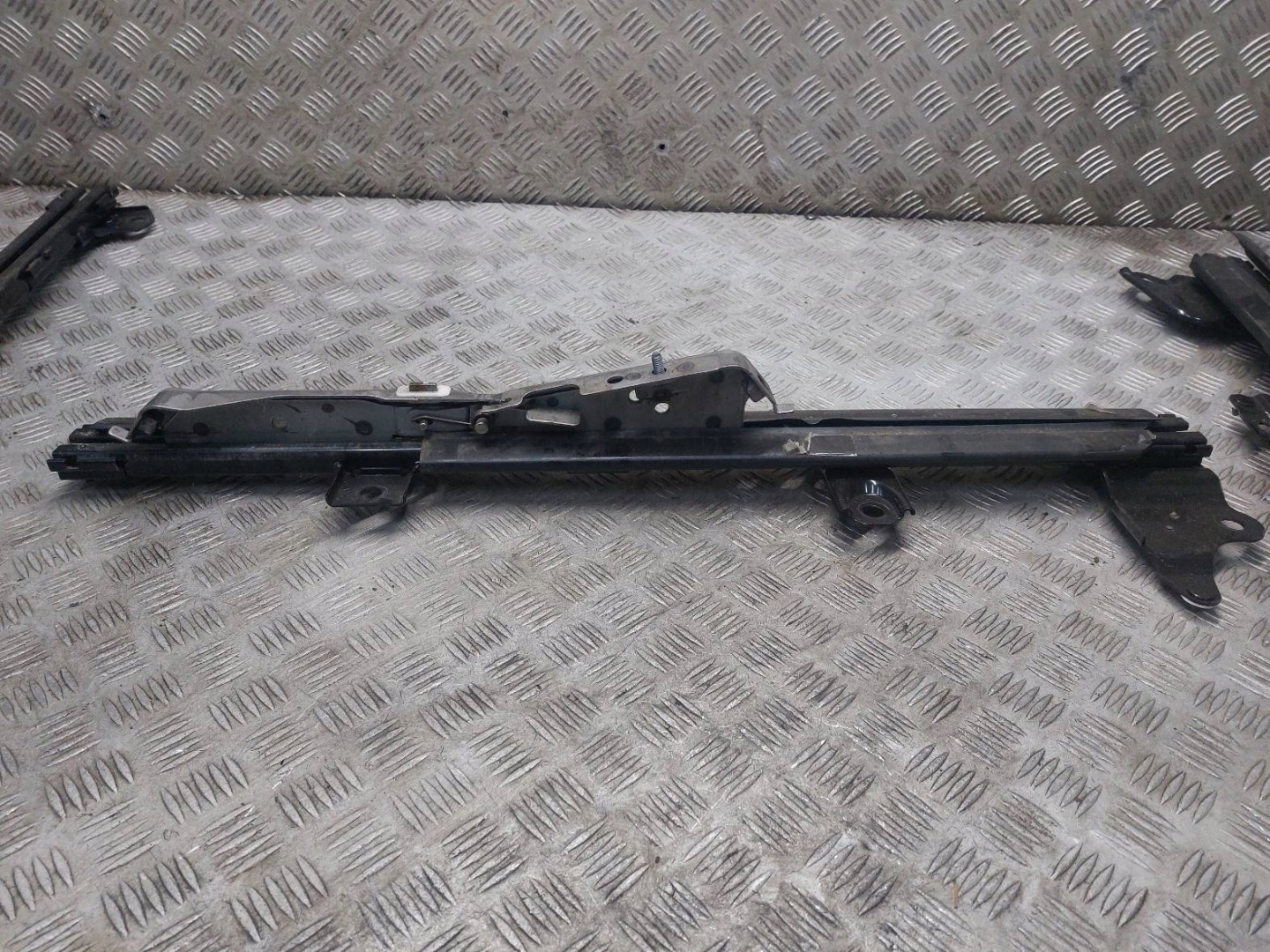 rail holder seats rear part MAZDA CX-9 and LIFT