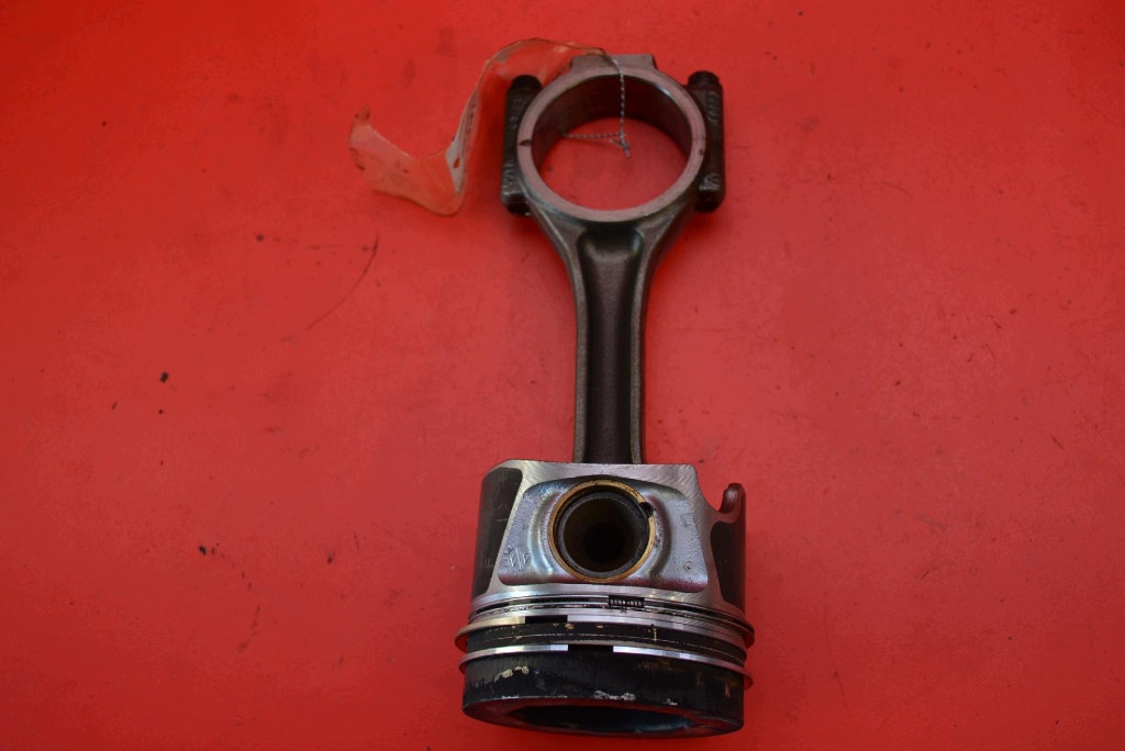 piston connecting rod AUDI A4 B8 2.0 TDI 120 KM 07-11