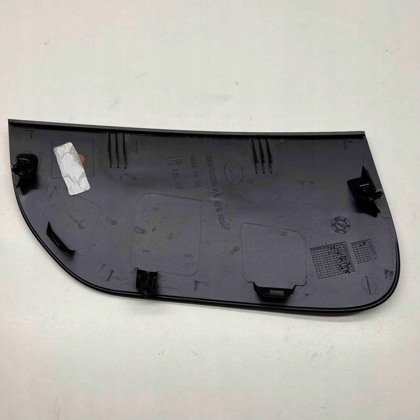 Range Rover Evoque 2020-23 moulding of a bumper front side right K8D2-15A298