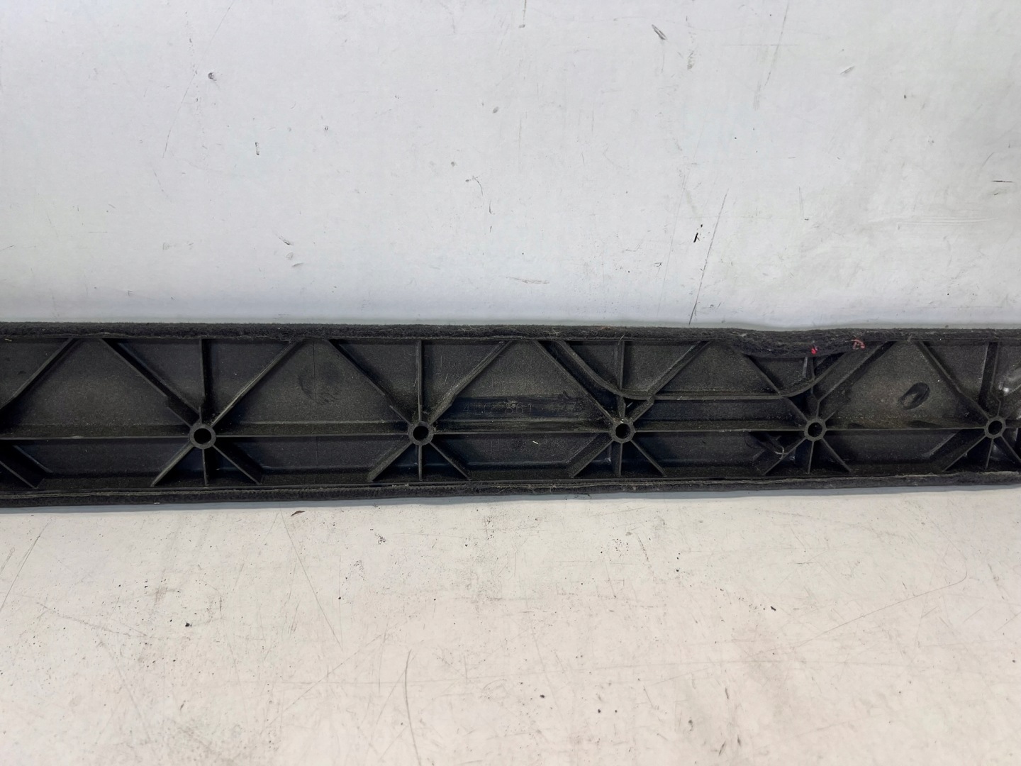 moulding boot left AUDI Q7 4L 4L0861487