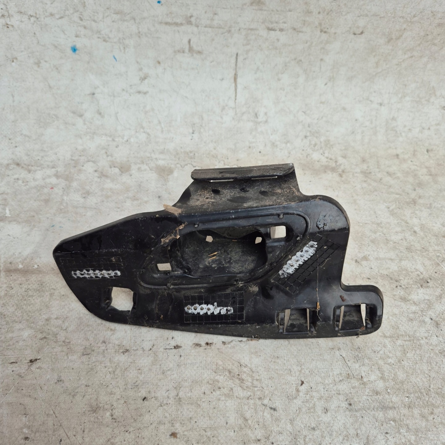 VW TIGUAN ALLSPACE II 2 17-20 Halter Halter der Spritzdüse links