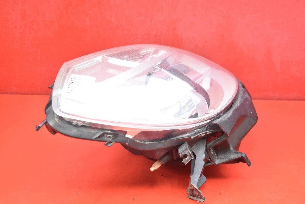 REFLEKTOR right light front EU 8200244897 RENAULT CLIO 3 III 05-09