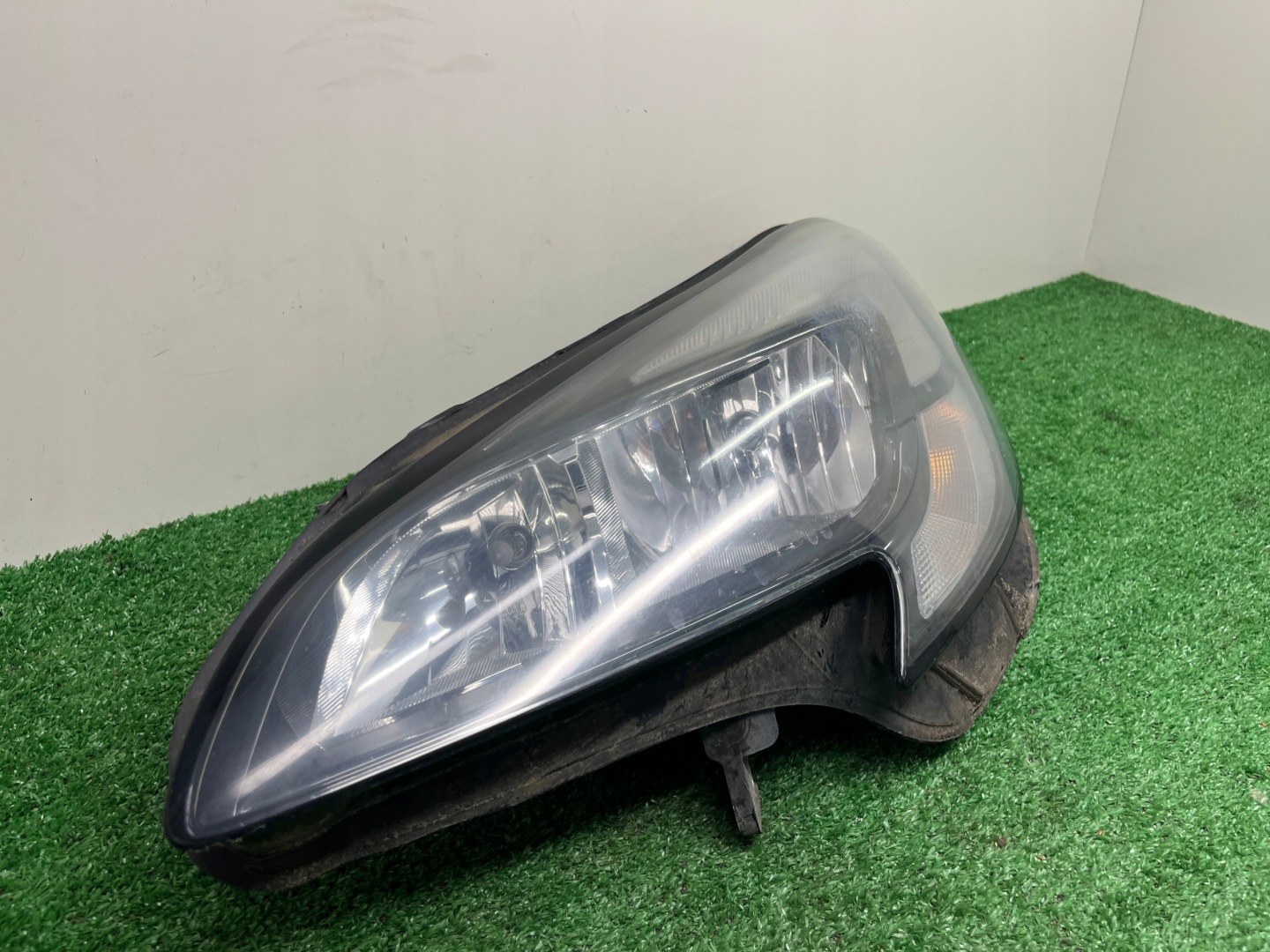 light left front OPEL CORSA E 13381335LH