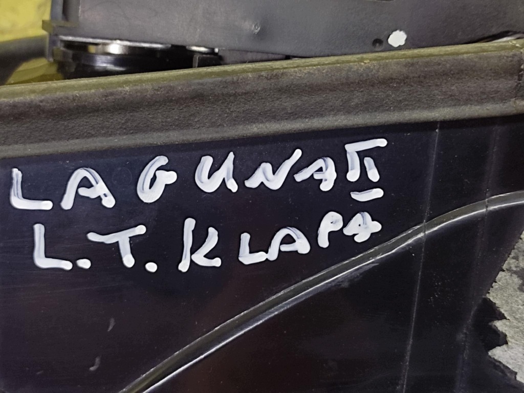 RENAULT LAGUNA II light left rear part to the bonnet