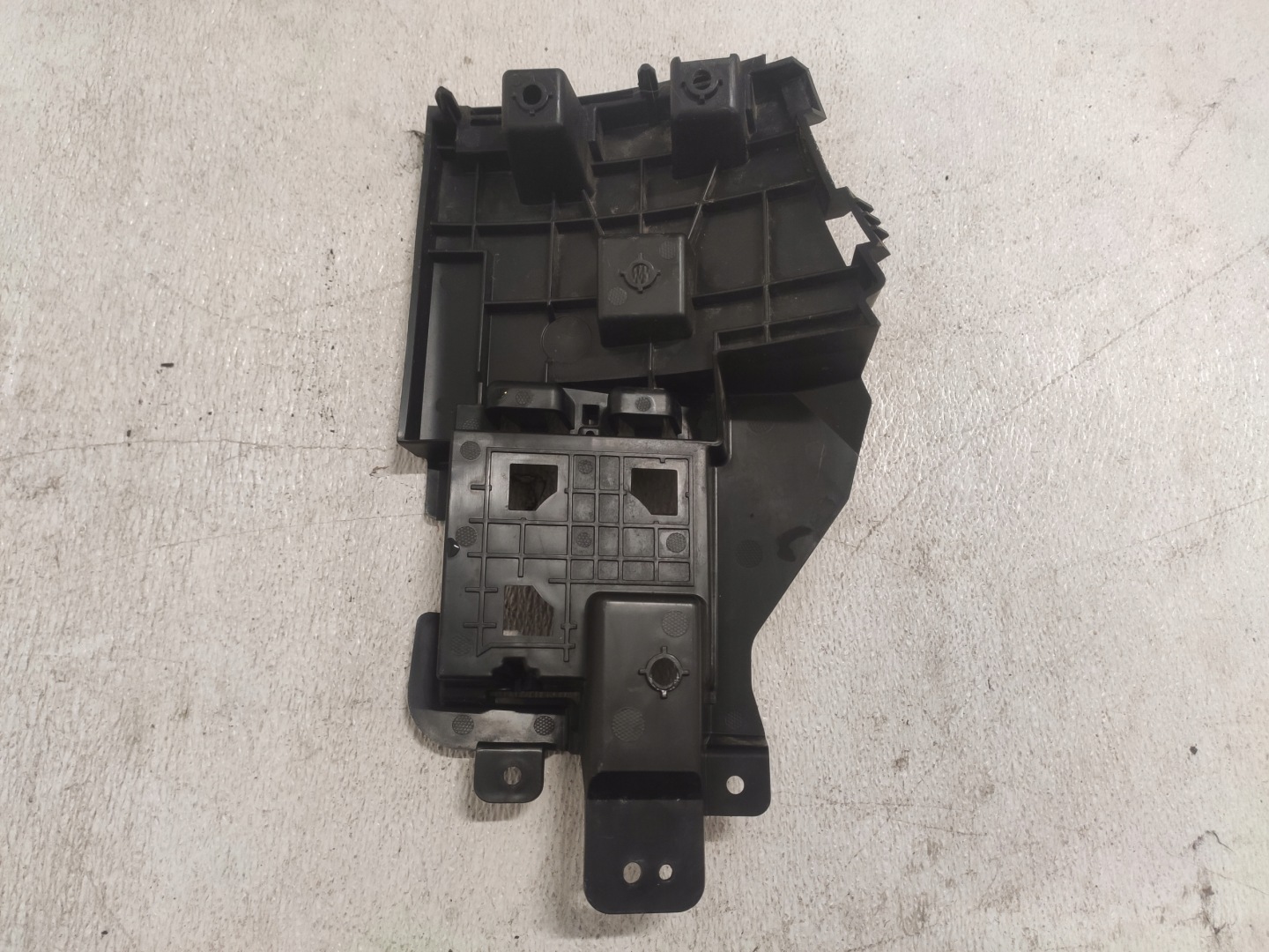 VOLVO V60 2014 bumper bracket right rear part
