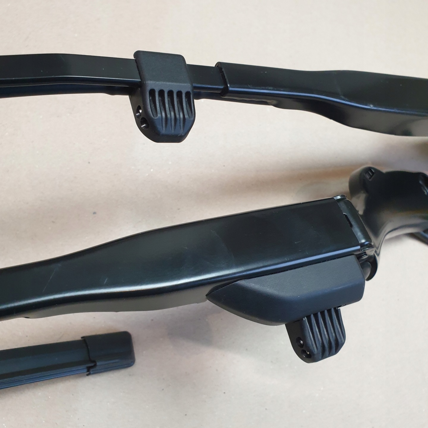 arm PIORO of a wiper washer left right front VOLVO XC40 OE UK
