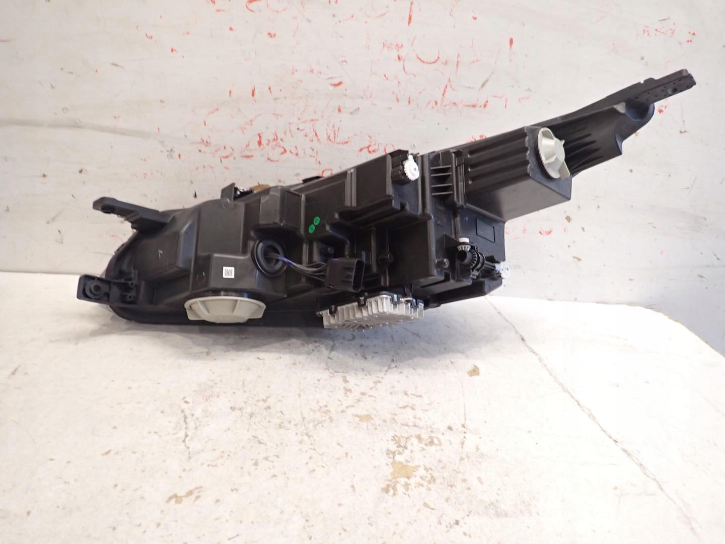 light front front right MG HS 2024- FULL LED