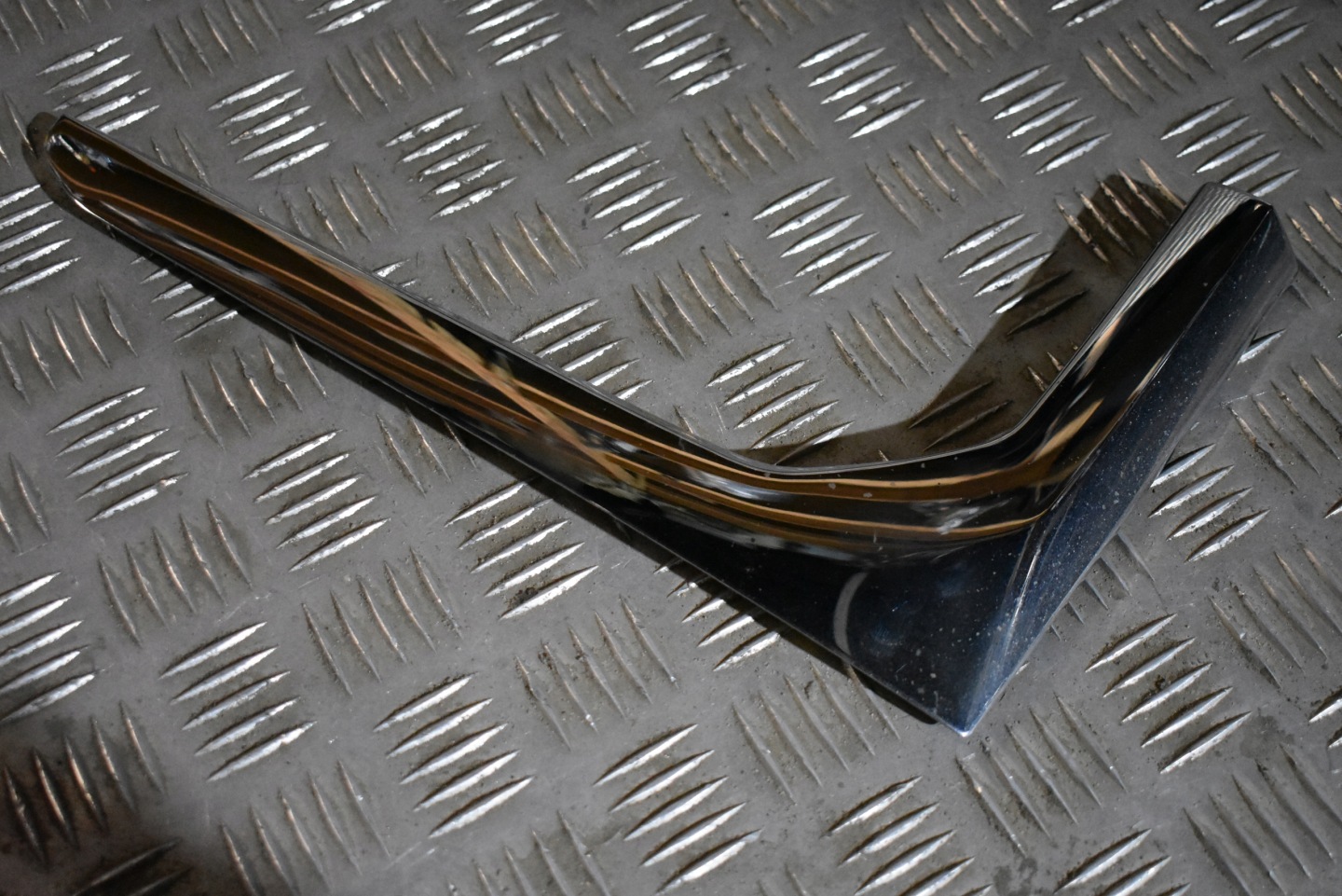 IDEALNY CHROM parafango sinistra + staffa BMW G11 G12 1