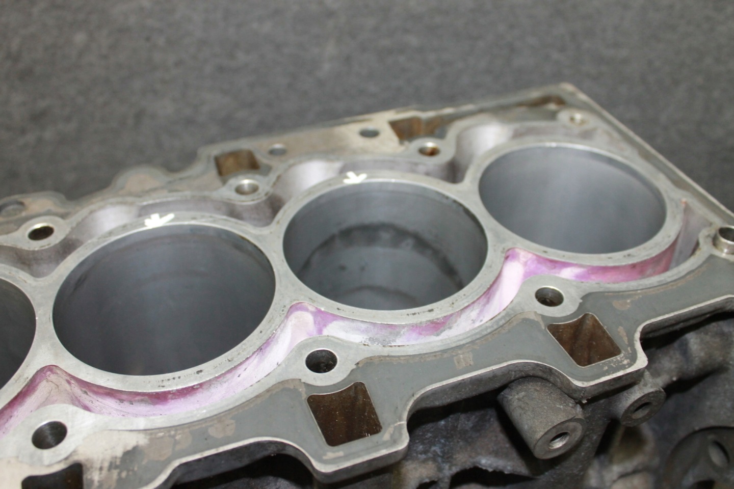 BMW E90 E91 E92 F10 E60 E63 3.0i N53B30A - BLOK DES MOTORS 7558321