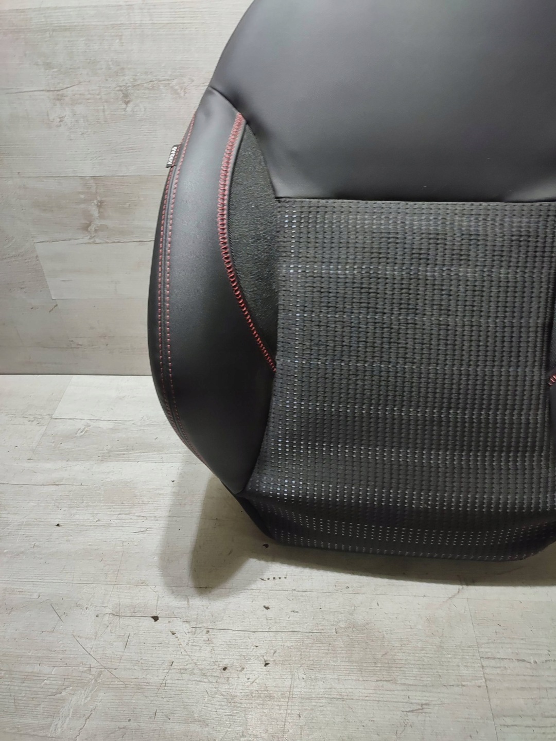 Peugeot 2008 and 2018 front right side seat oparcie