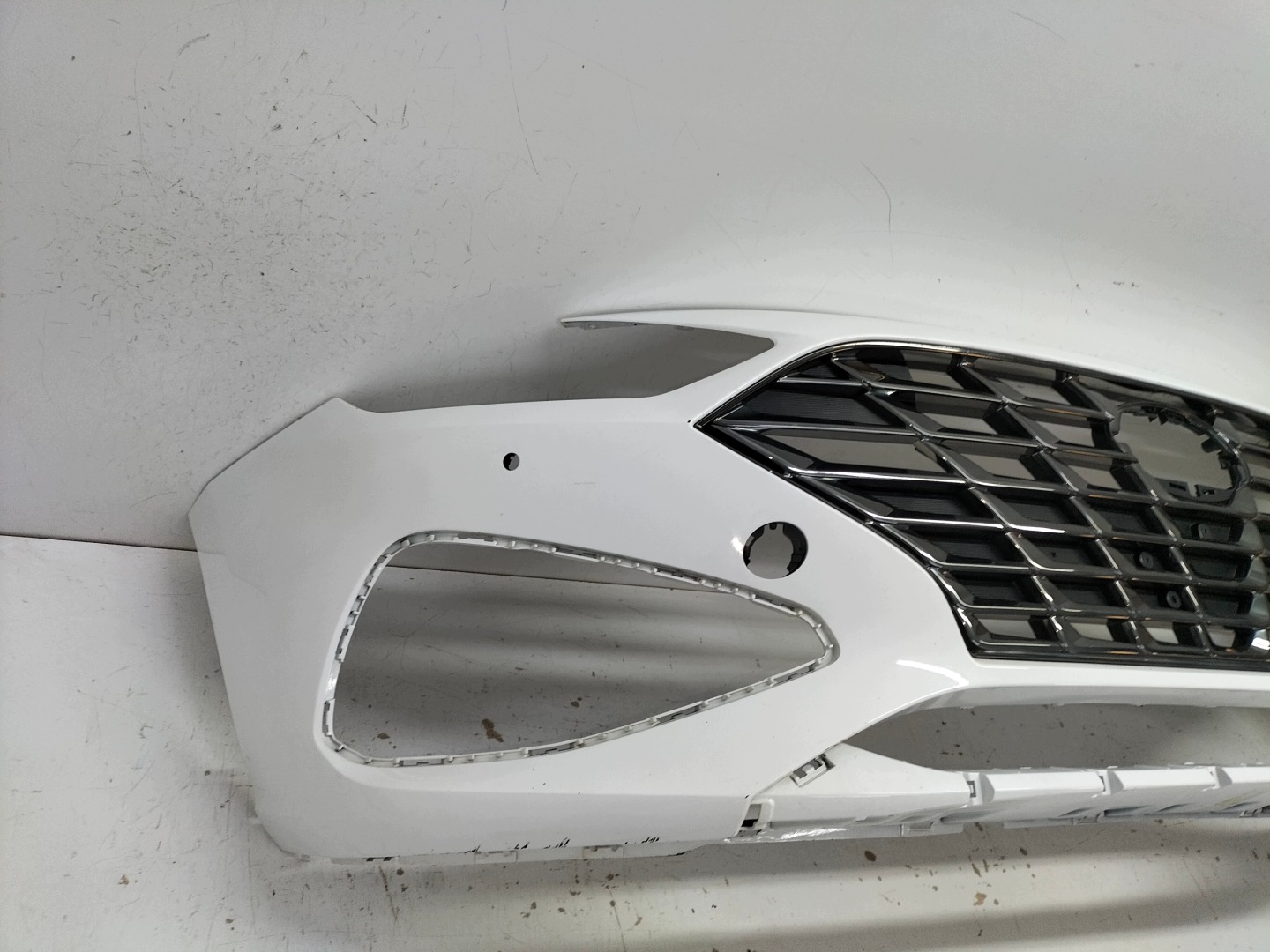 front bumper front HYUNDAI I30 III LIFT 20- wersja below sensors PDC
