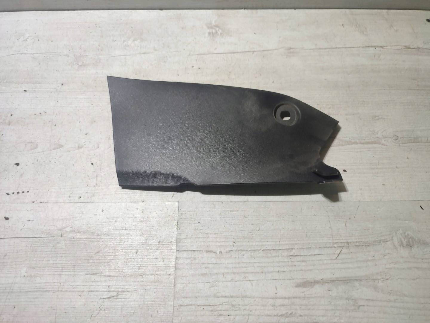 Peugeot 2008 II 2020 left side element tunelu srodkowego