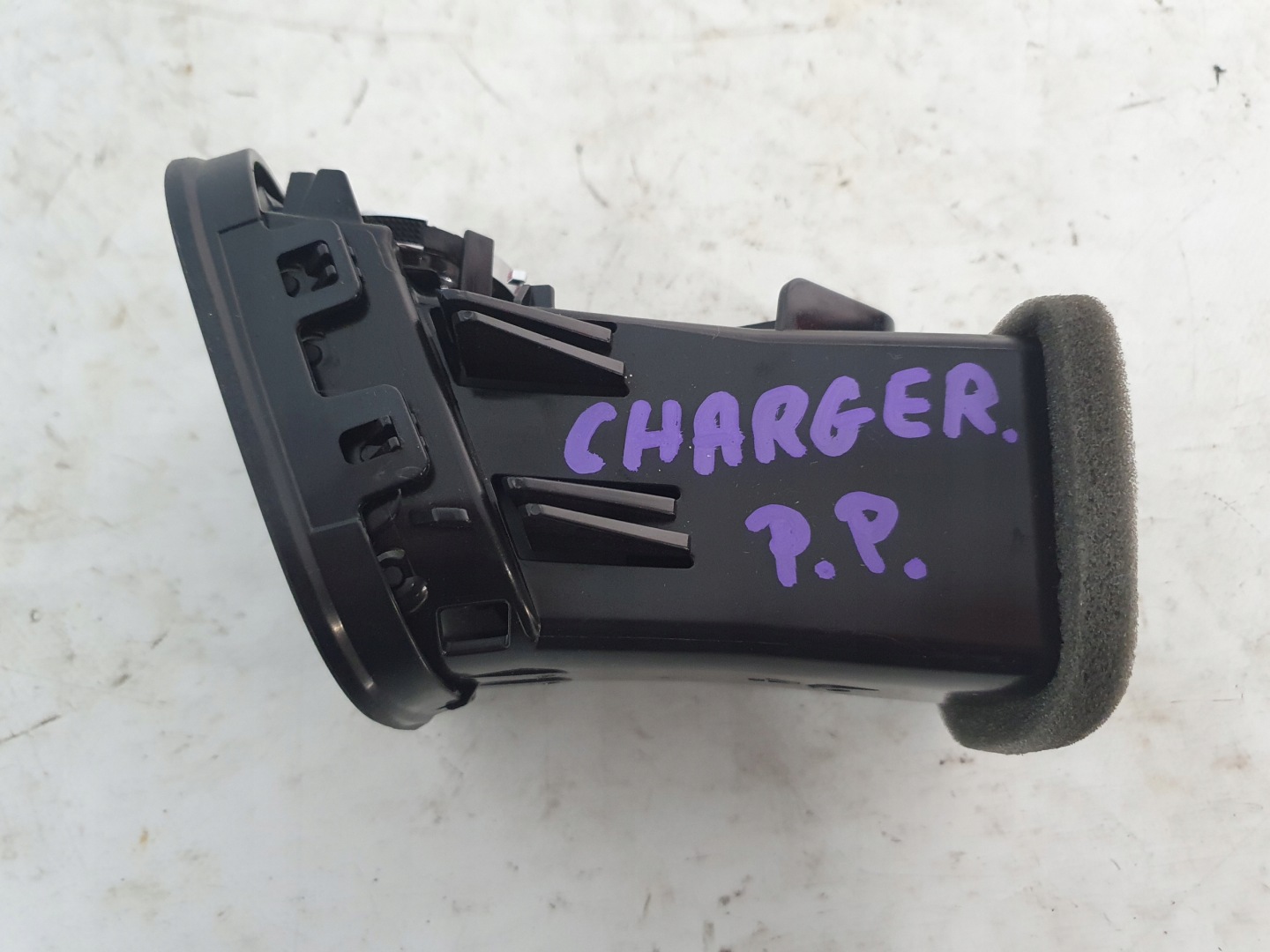 DODGE CHARGER 2019 - Bouche aération tableau bord Console du tableau de bord Bouches buses