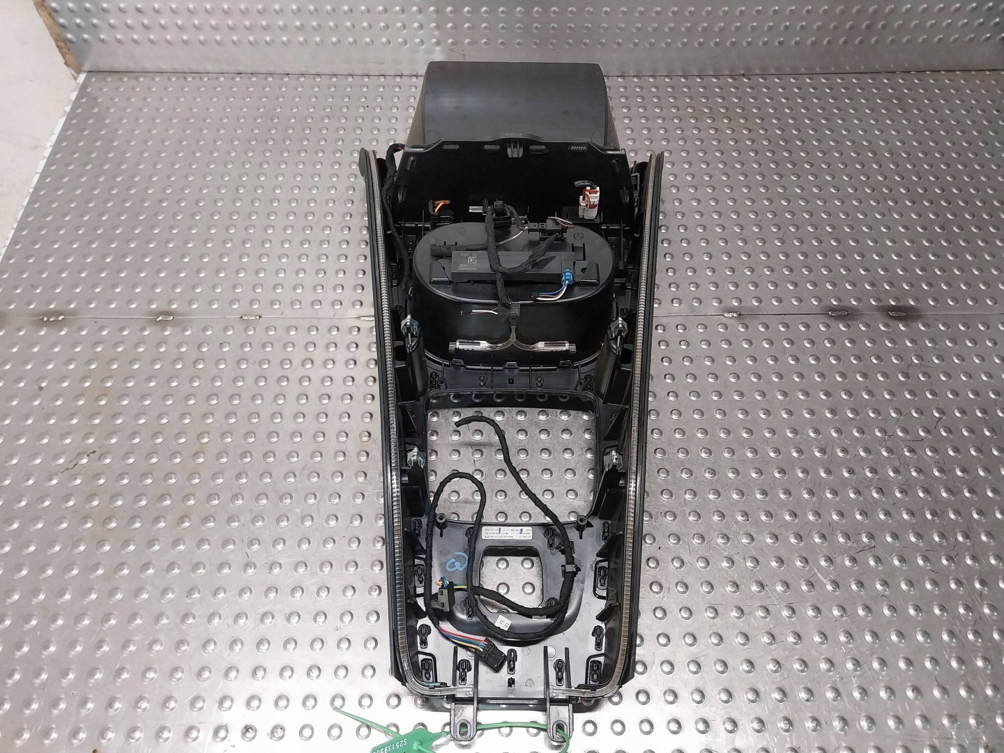 TUNEL mitte PANEL DEKOR A1776803603 MERCEDES A KLASA W177