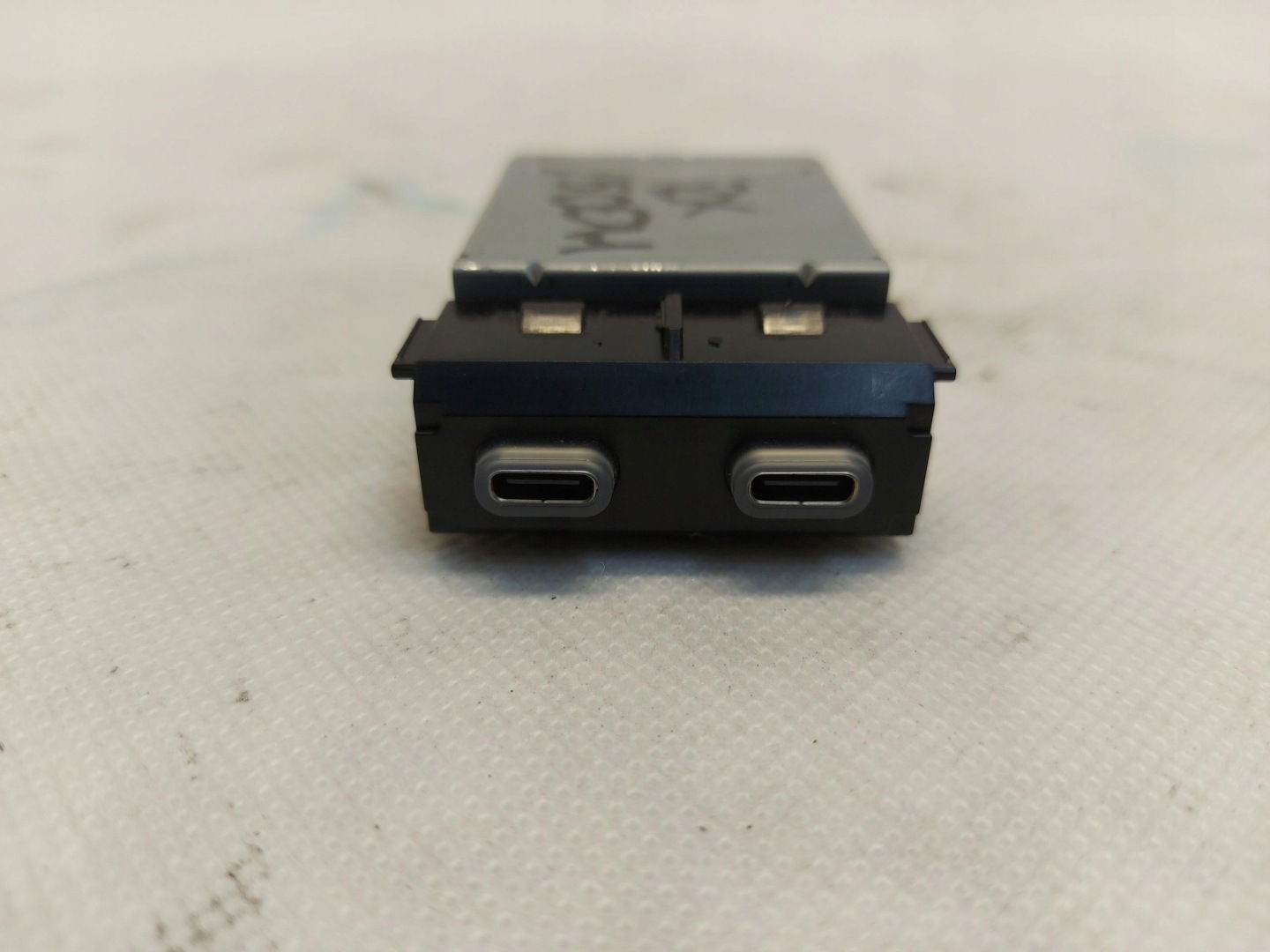 LEXUS RX500H V 5 2023- adapter USB 85532-48020