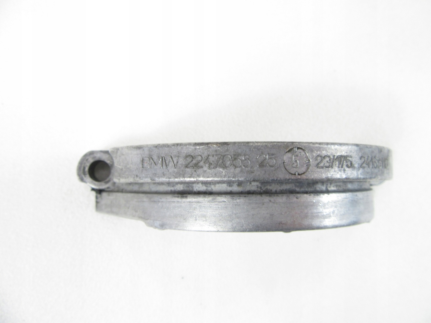 Obejma mostek pompy vacum BMW e46 e60 e61 e65 e83 e90 e91 2.0 - 3.0 m47 m57