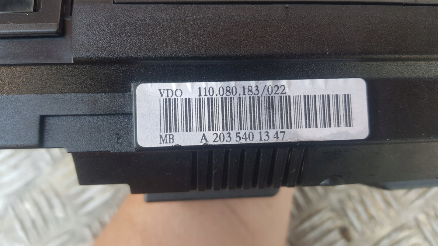 MERCEDES W203 dials clock 2.2 CDI a2035401347