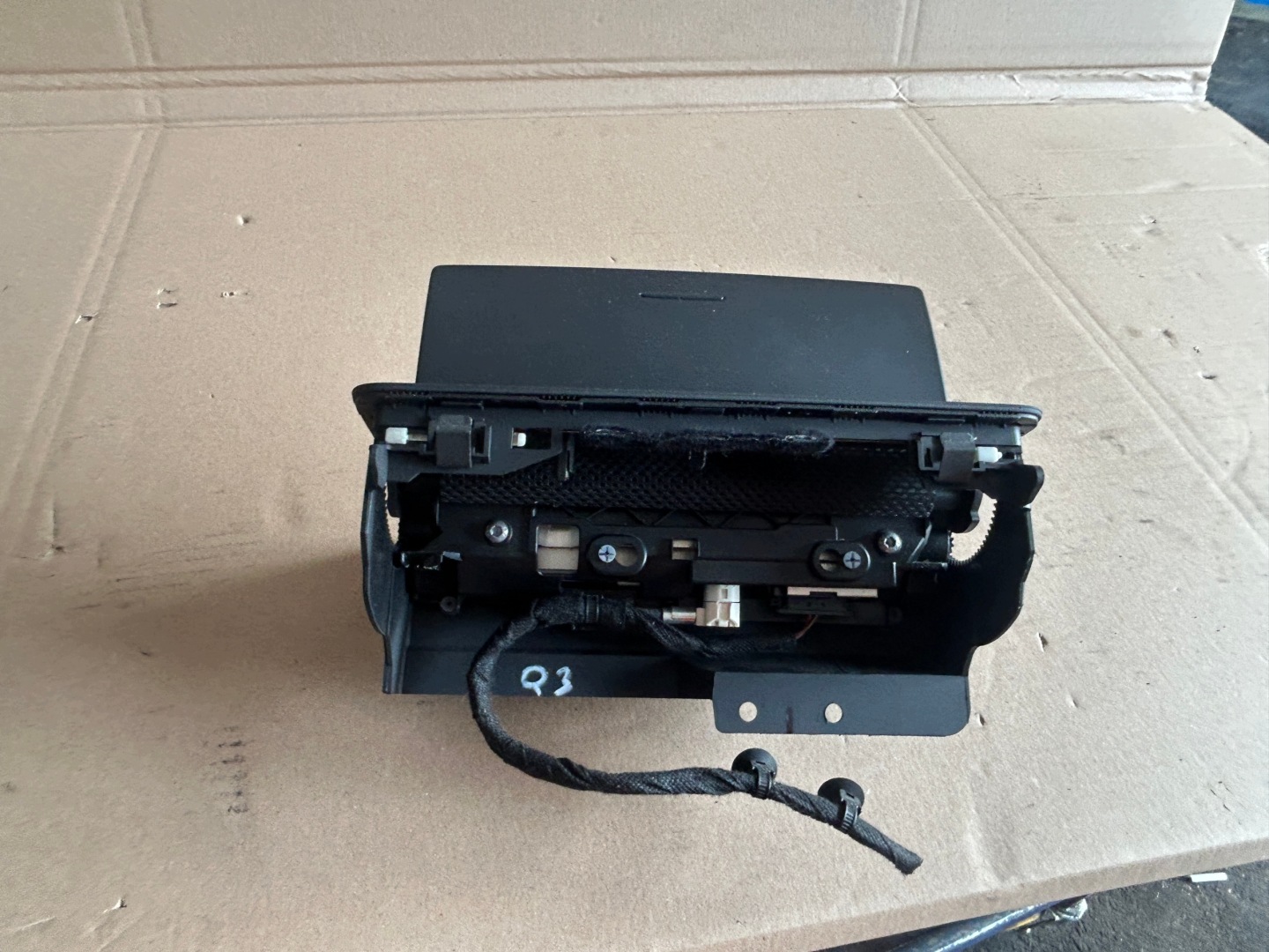 AUDI Q3 8U LIFT Display 8U0857273E