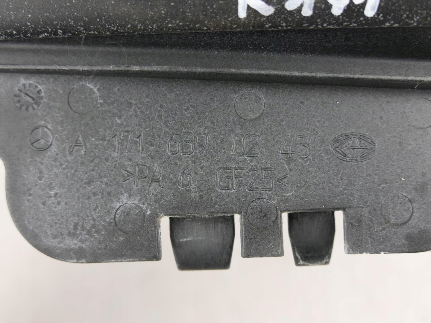 MERCEDES SLK R171 DICHTSATZ BLENDE ABDECKUNG RECHTS HECK