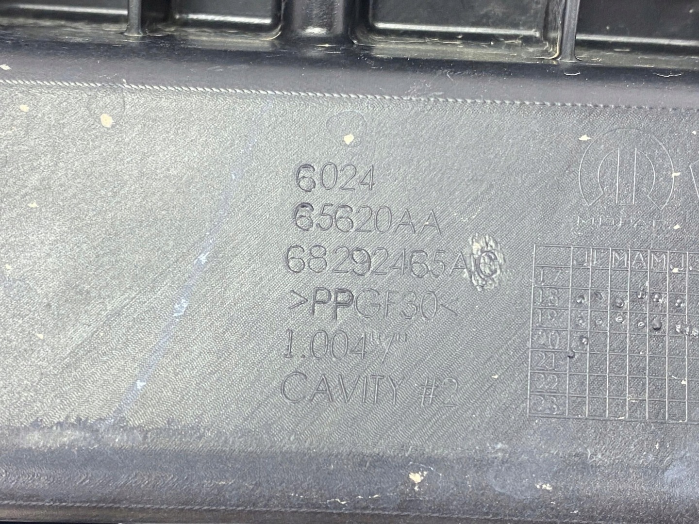 držač akumulatora 5.7 Dodge Ram 1500 2019+ USA