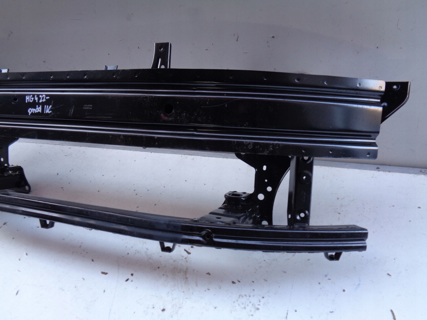 pillar bumper support front MG 4 MG4 22