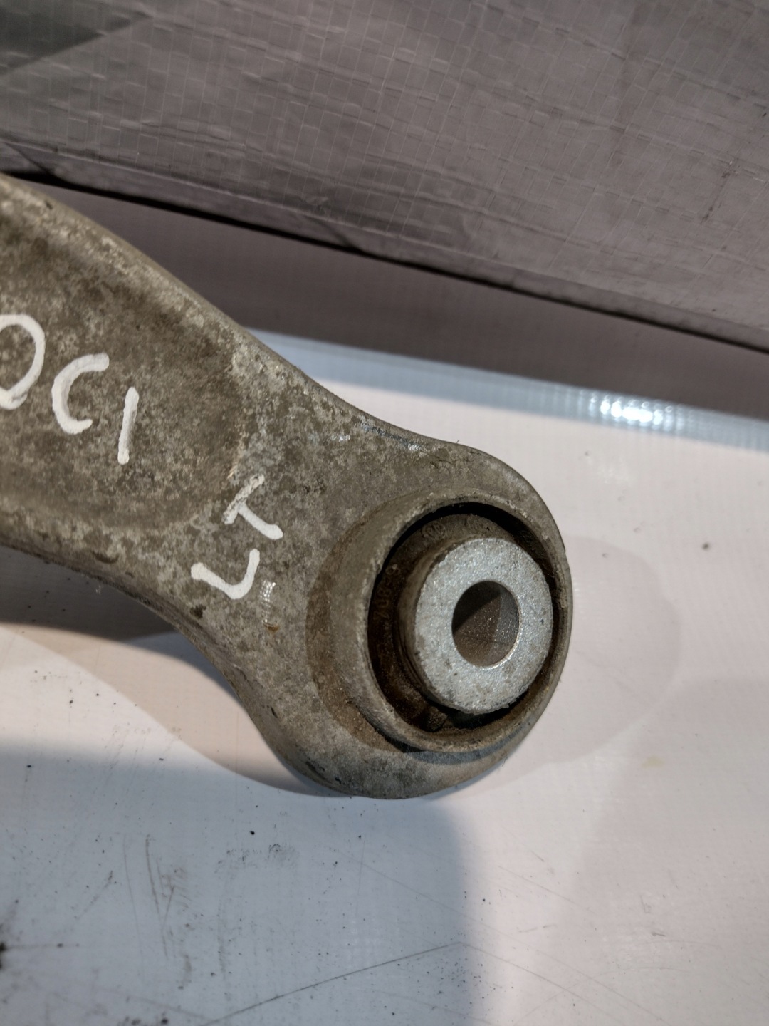 Querlenker heck Mercedes W220 3,2CDI OE 2203521005