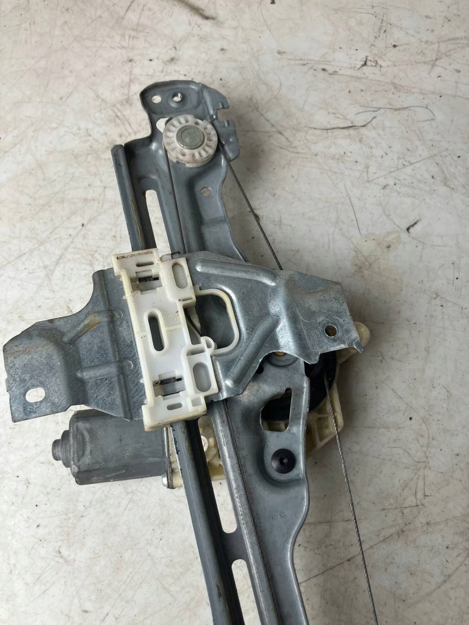 window regulator right rear part PEUGEOT 308 T9 HB 9677737280
