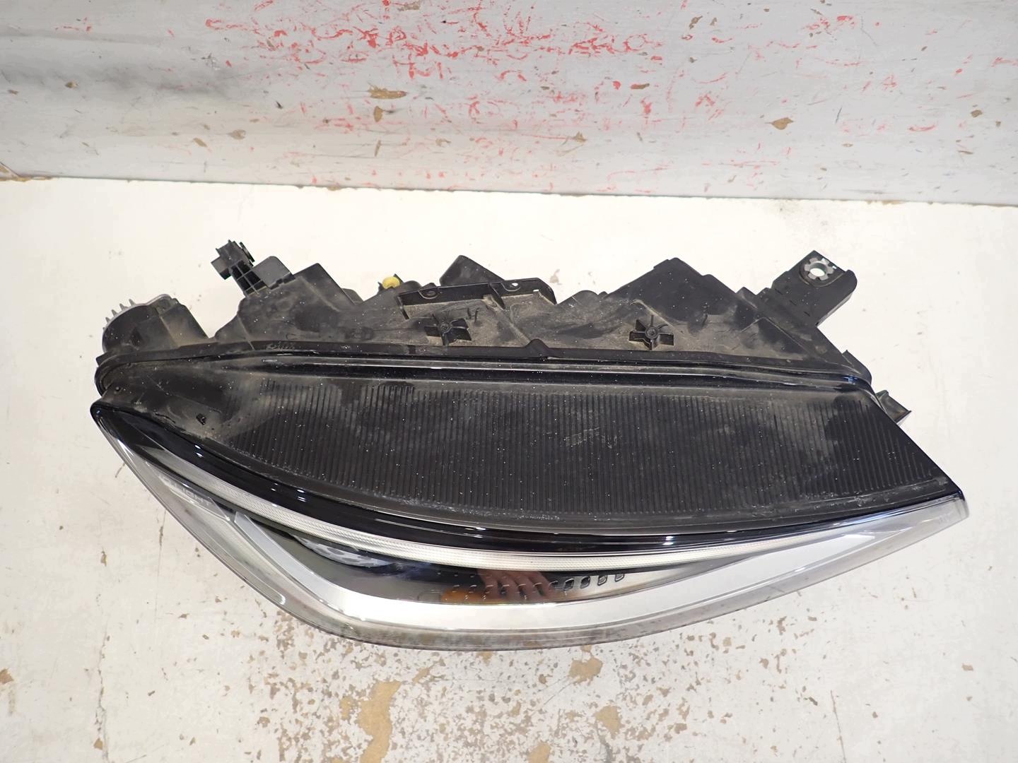 light front front right VW ID4 2020- FULL LED 11A941036N