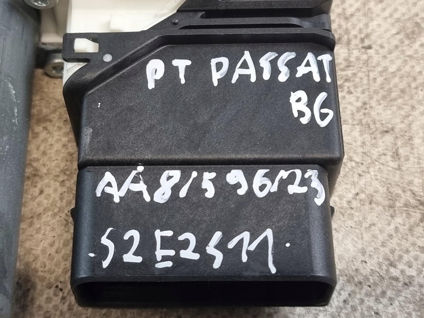 mini motor windows right rear part OE 3C9959704 VW PASSAT B6 06R