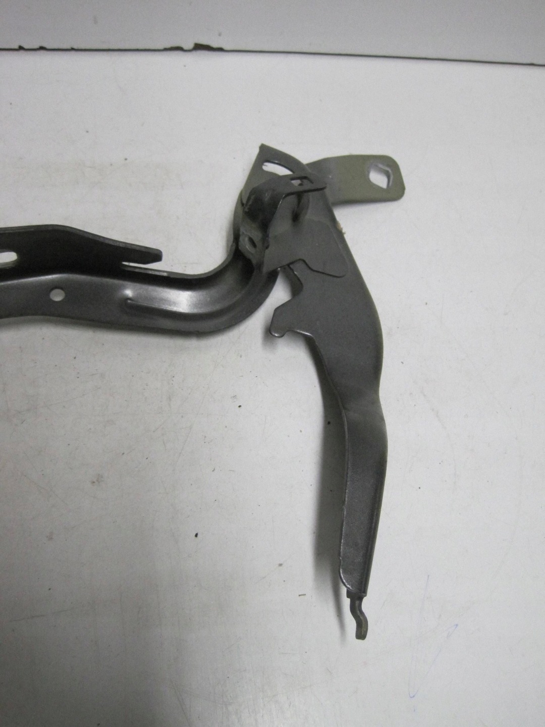 bonnet hinges right CITROEN C4 III E-C4 9831199580