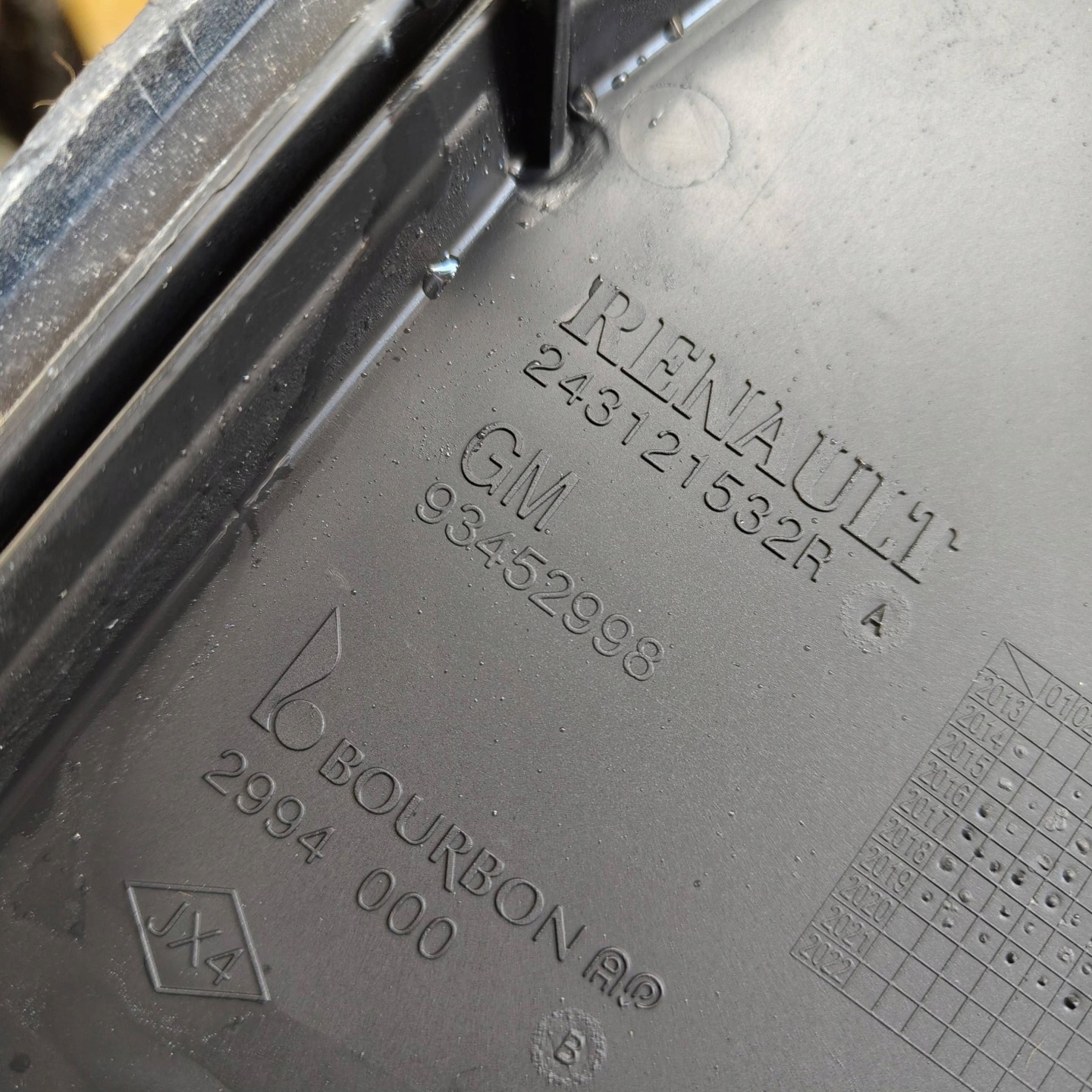Module fusibles Complète Renault Trafic III (X82) 243121532R
