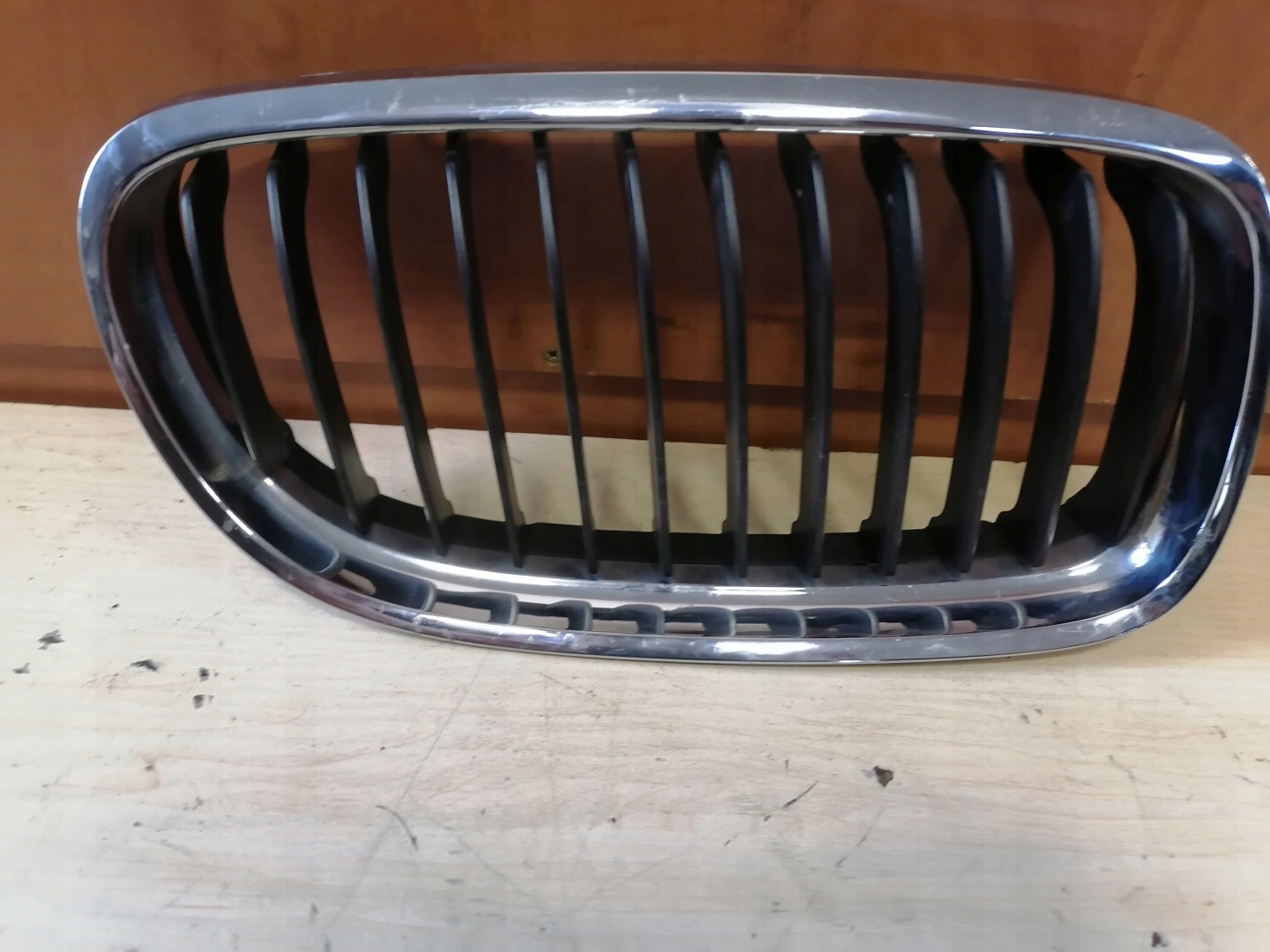 BMW 3 E90 E91 bubreg maska branika desna 7201968