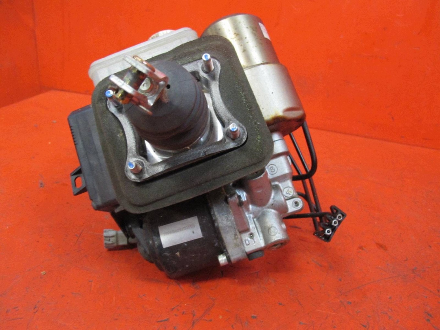 MITSUBISHI PAJERO 4 IV pump ABS control brakes MR569728