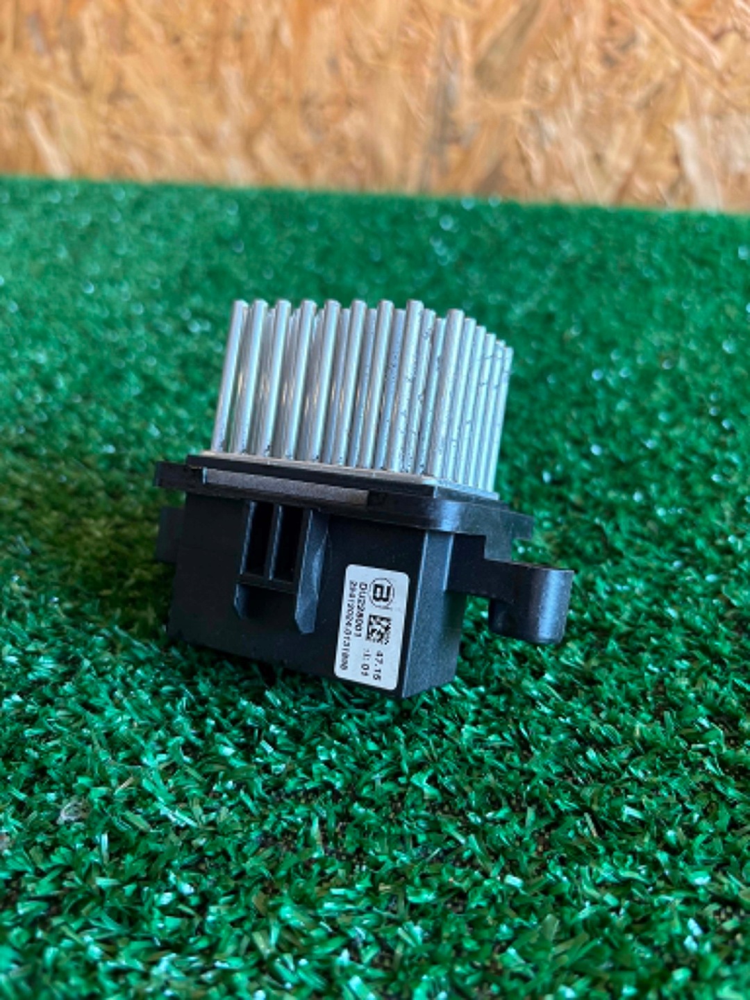 Relay ventylátora topení LAND ROVER DISCOVERY EVOQUE DU228001