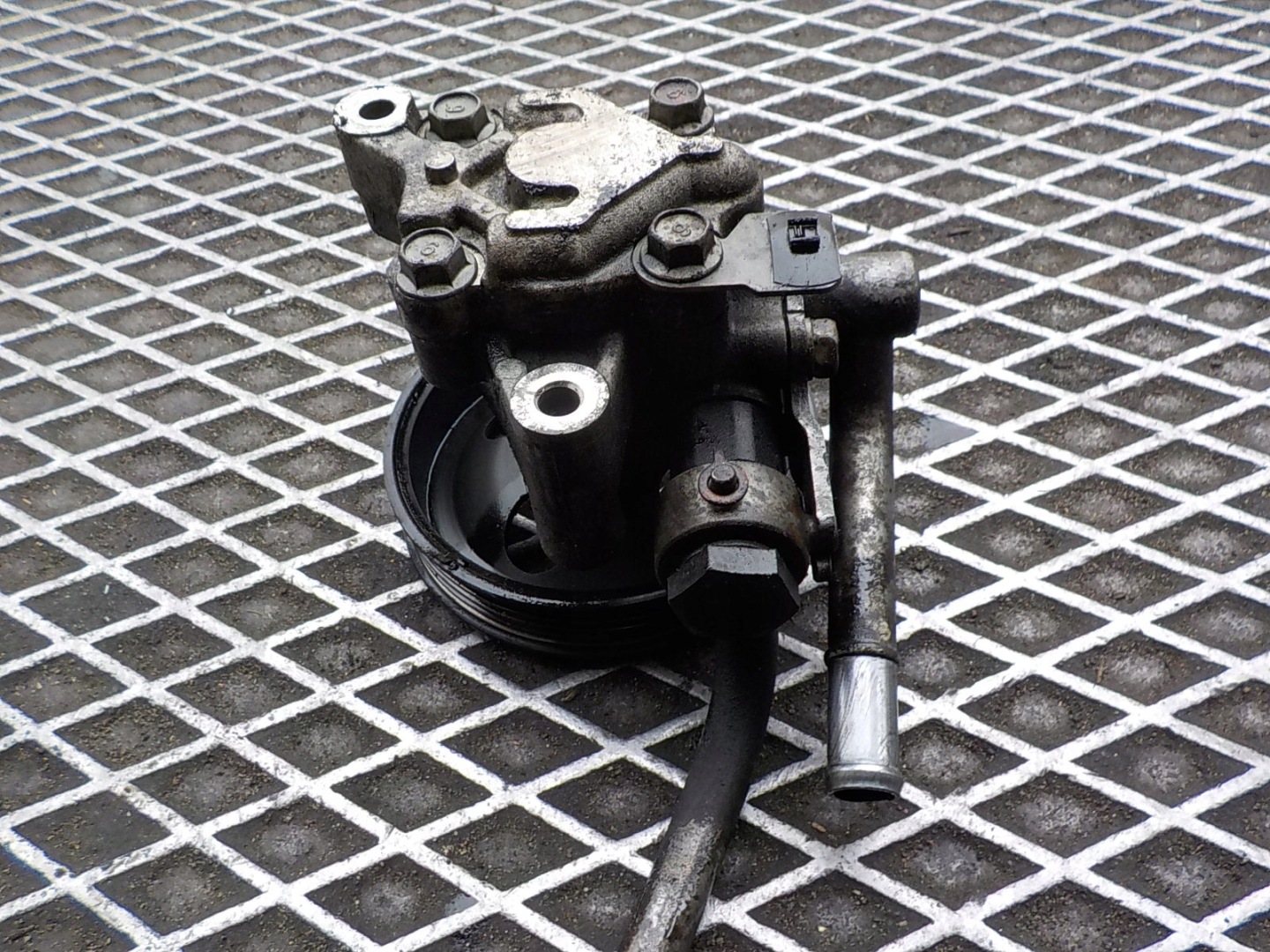 KIA CARENS III 1.6 CRDI servo pump 57100-1D500