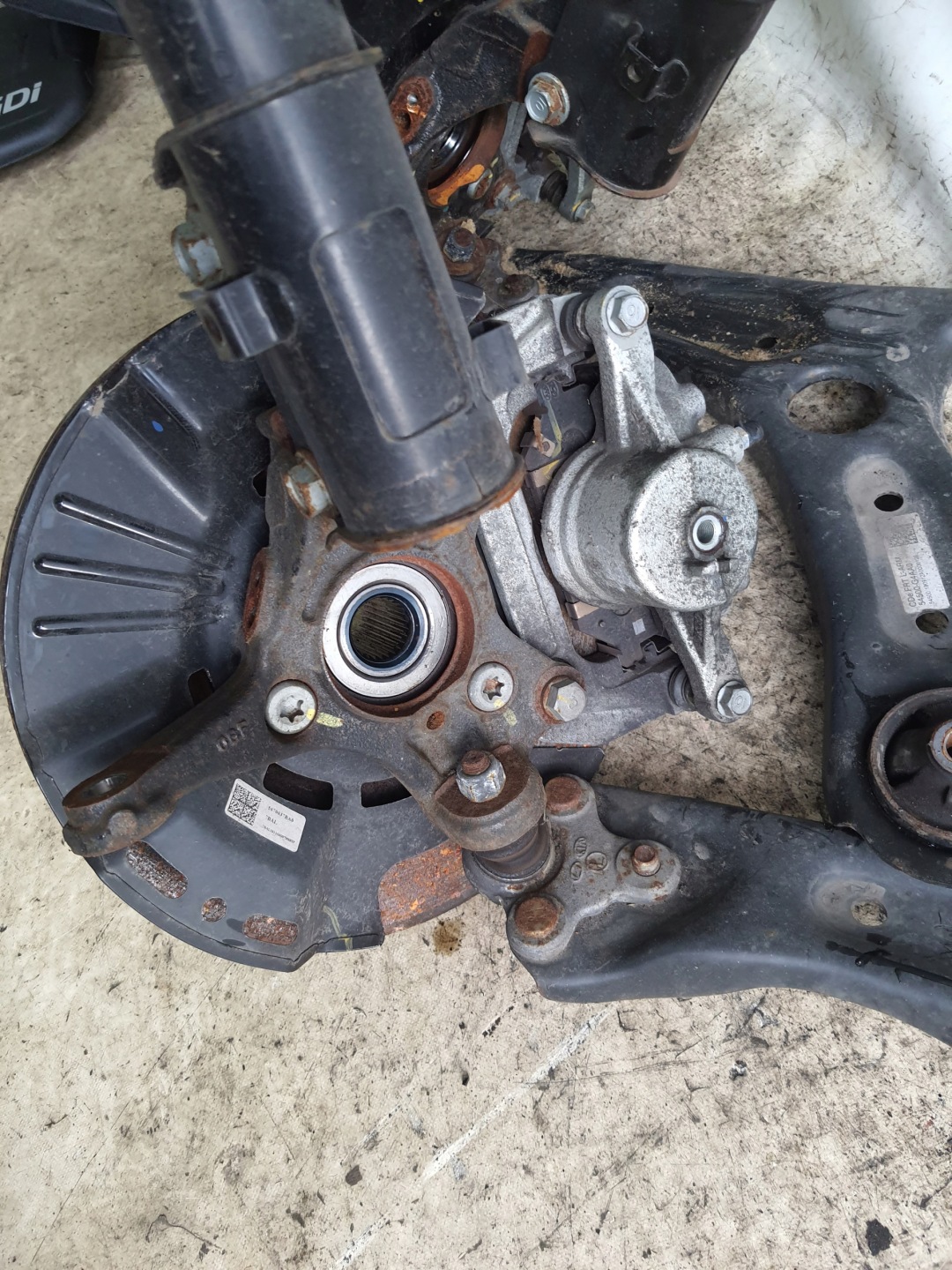 KIA XCEED 19-> MACPHERSO swing arm left