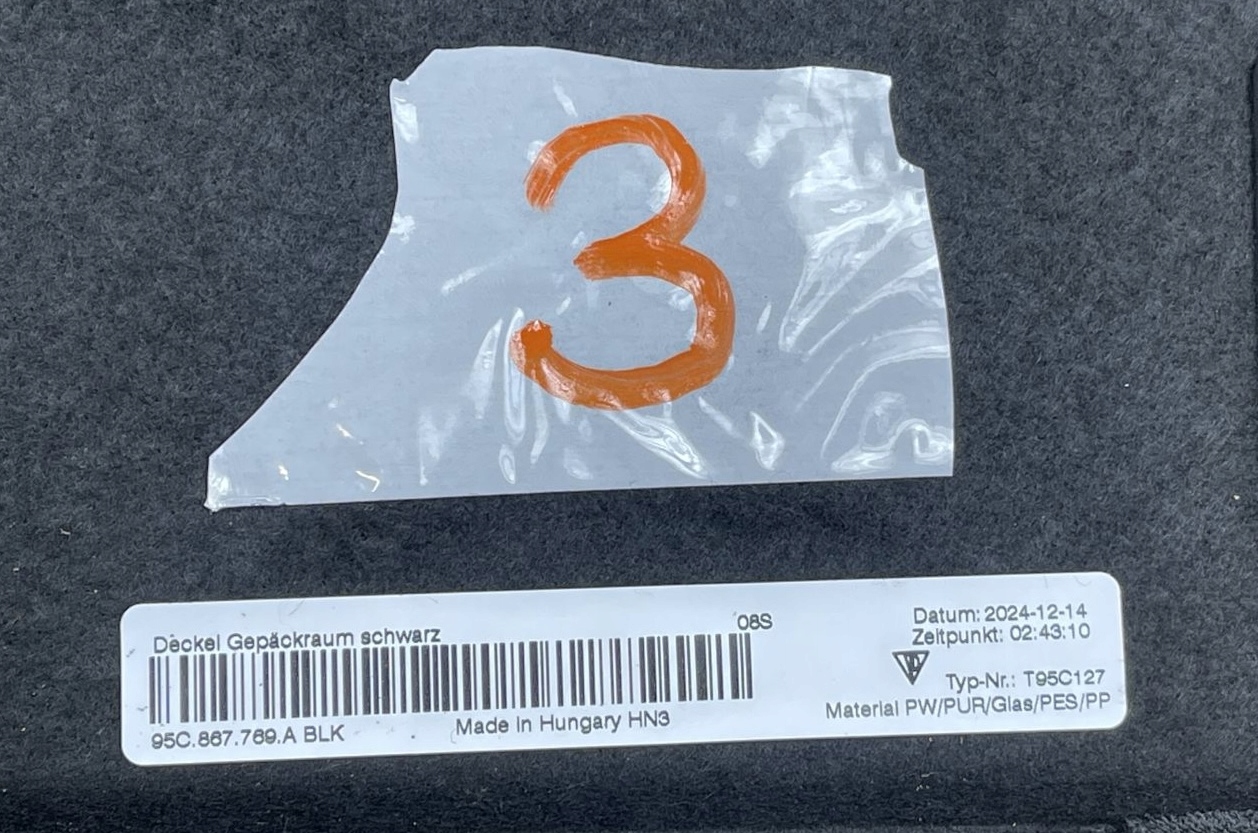 3 PORSCHE MACAN II 24- plato boot rear part rear 95C867769A