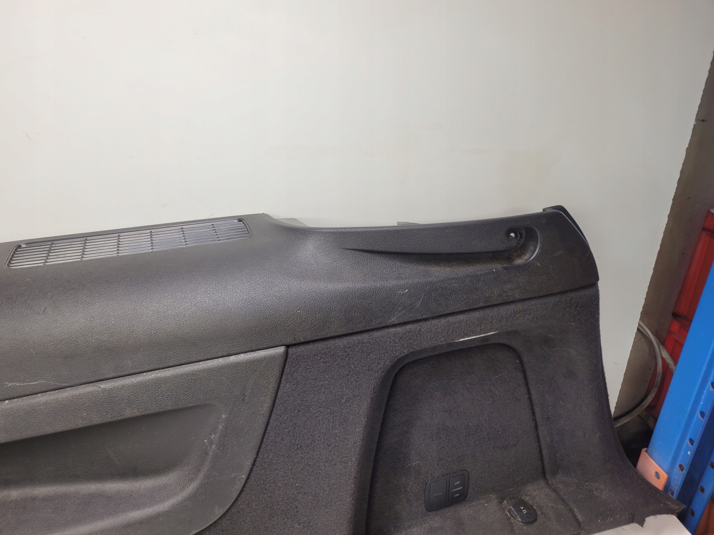 boot upholstery right AUDI Q7 4L 4L0863880AA