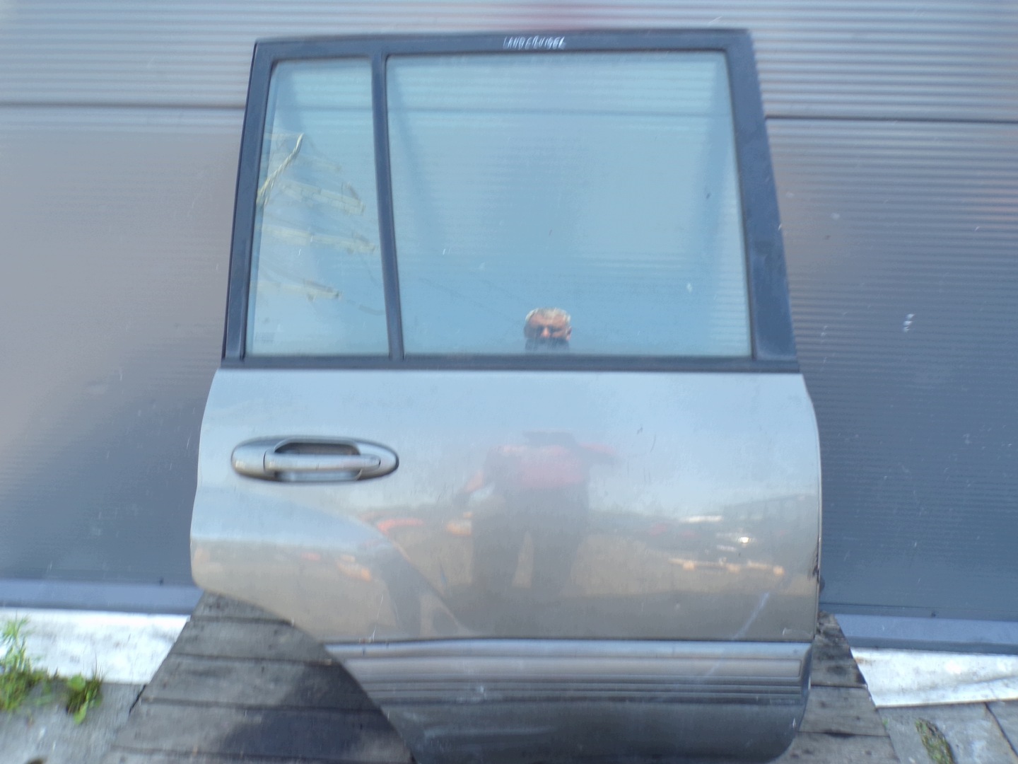 door right rear. TOYOTA LAND CRUISER 100