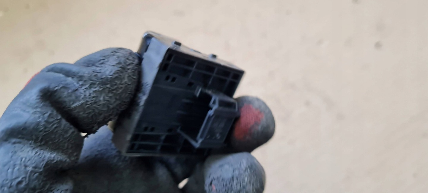 A5 8T LIFT S5 button PANEL opening control switch left of the window 8K0959851G