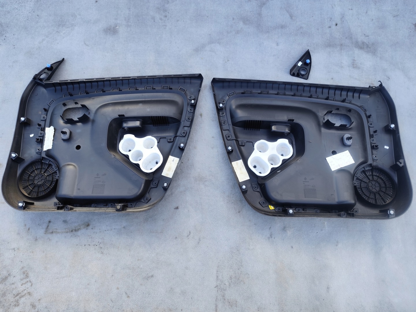 RENAULT TWINGO III upholstery door front right