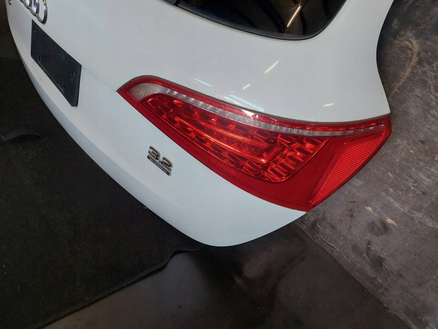 complete rear part AUDI Q5 8R LY9C trunk door boot bumper rear part lights
