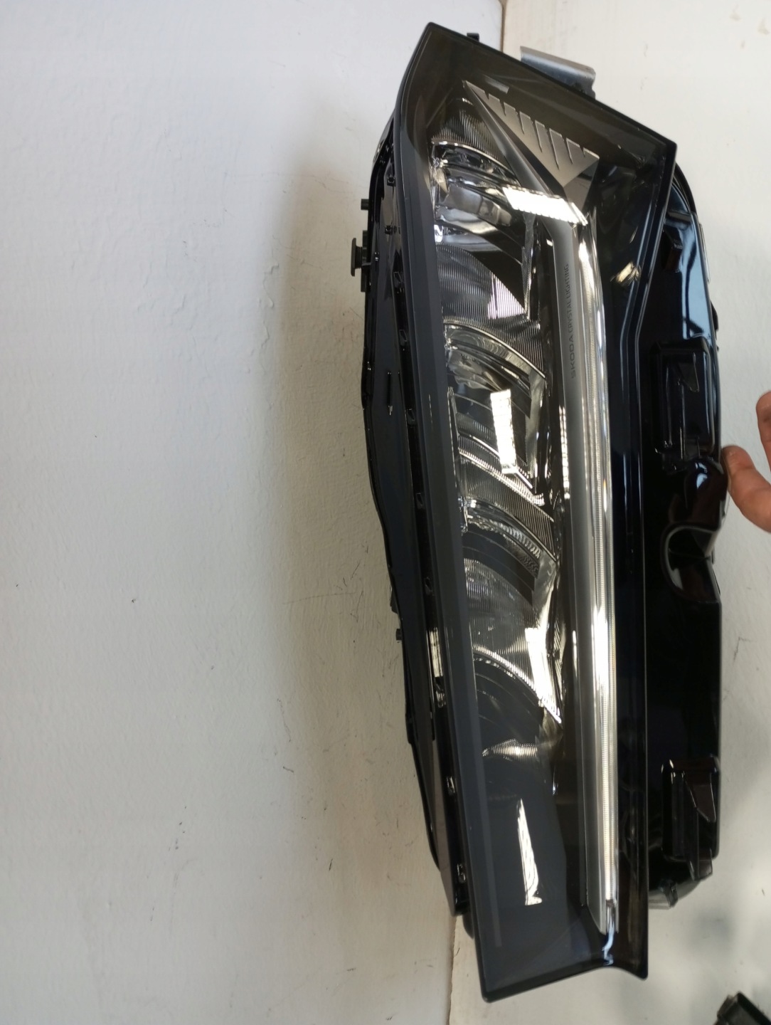 light FULL LED SKODA SUPERB IV 3P1941015 left S.H