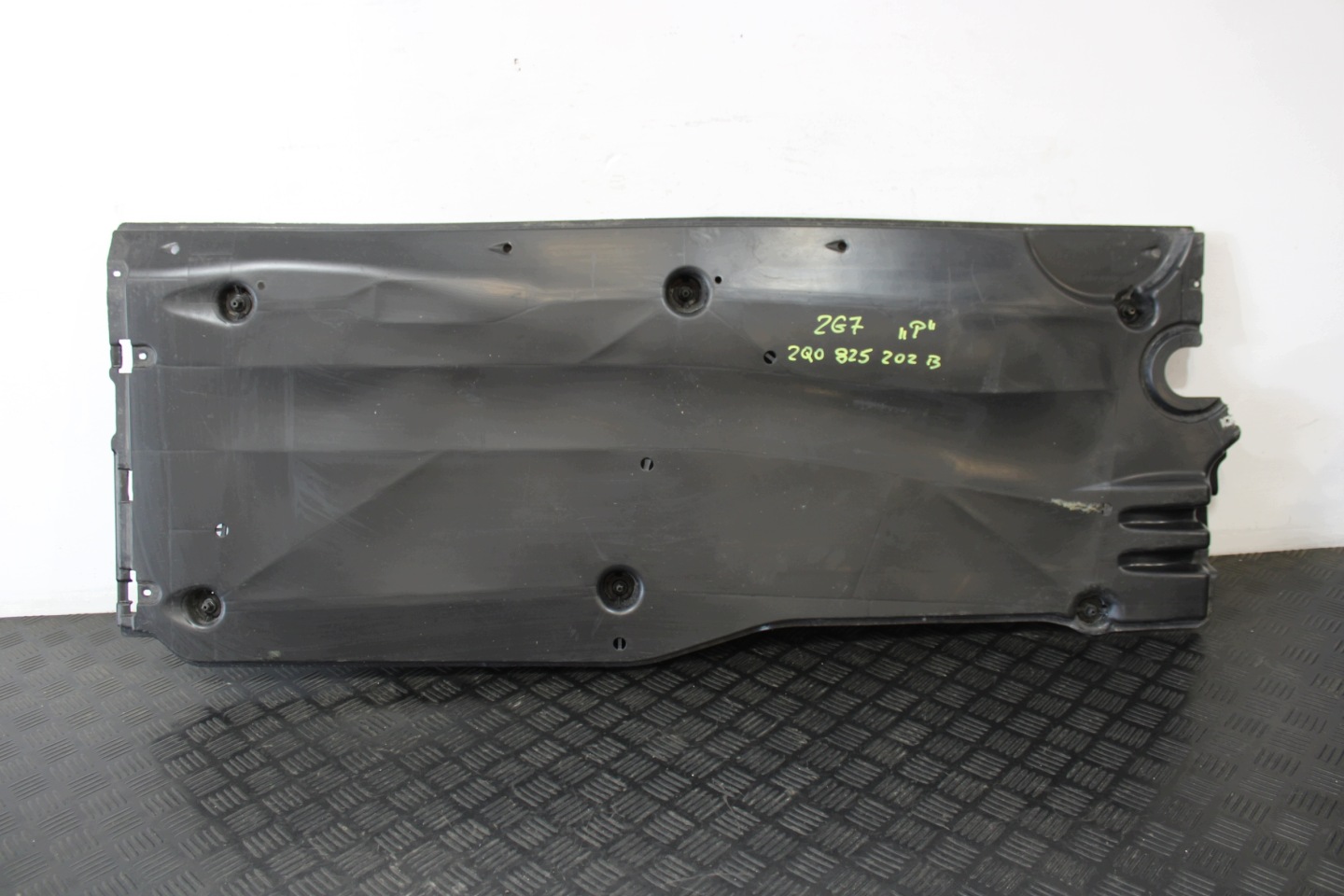 abdeckung Blende Abdeckung Unterfahrschutz rechts 2Q0825202B VW TAIGO 2G7 R-LINE