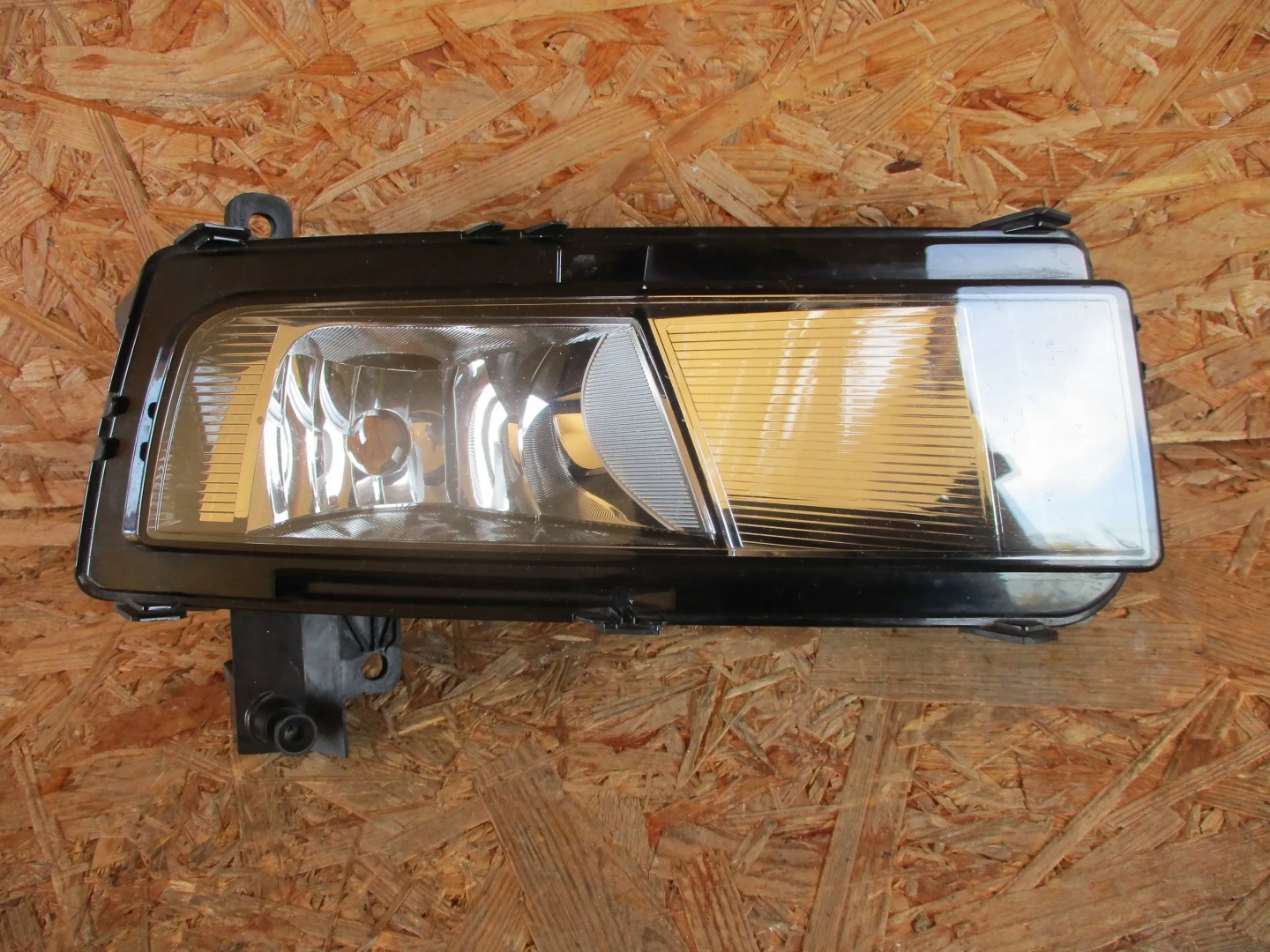 Nebelscheinwerfer rechts VW TOURAN III 5TA