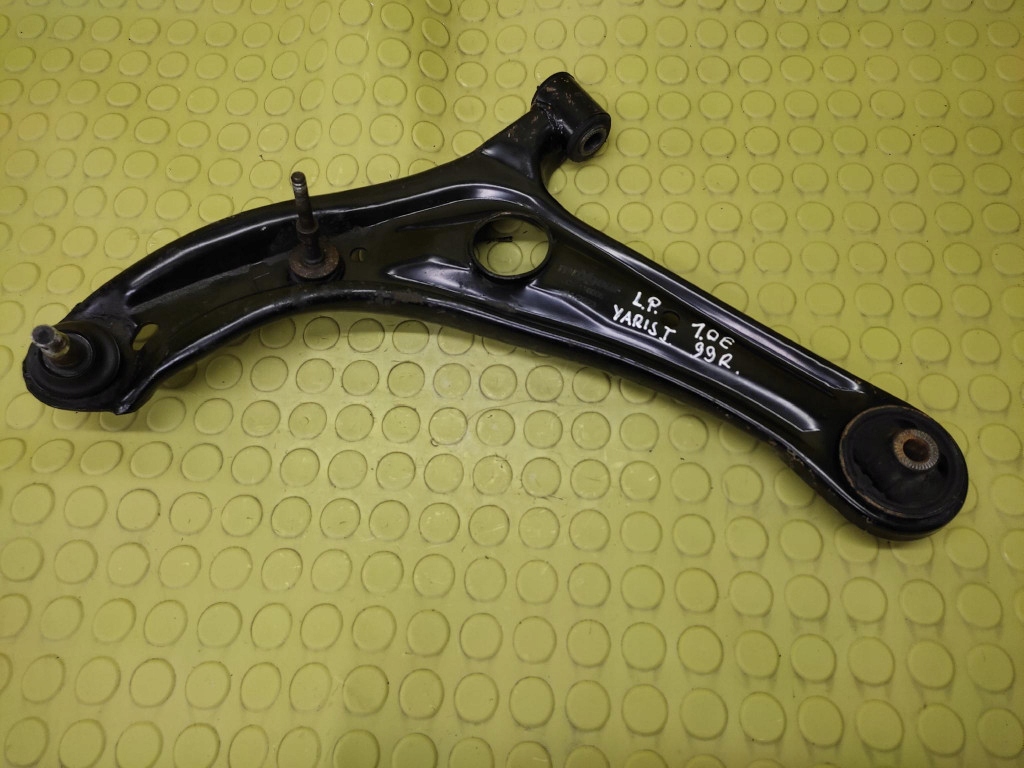 TOYOTA YARIS 1.0 arm left front