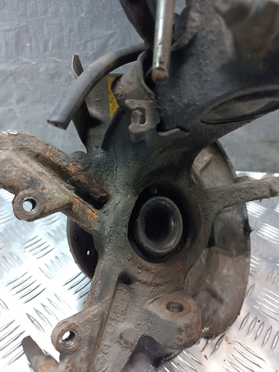 McPherson right front VOLKSWAGEN VW POLO IV 2003r 1.2B