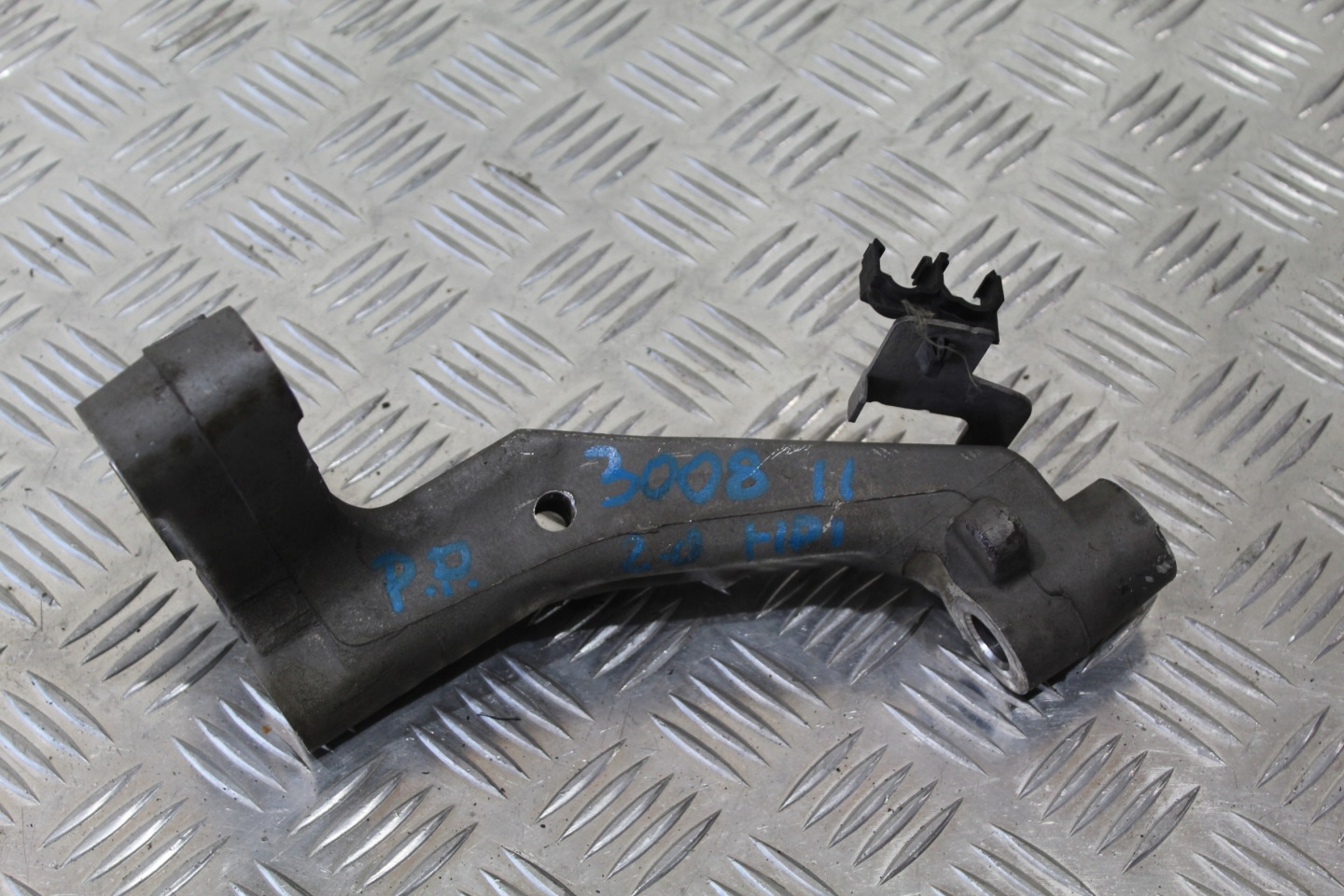 holder SANEK right front PEUGEOT 3008 II 2