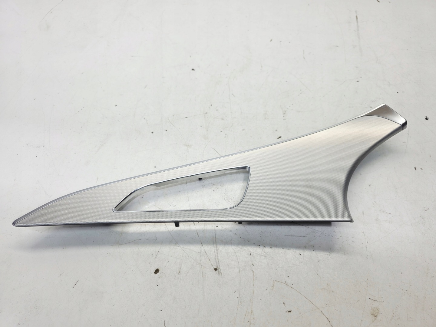 moulding DEKOR door left front AUDI A6 C7 4G0867409 1/25