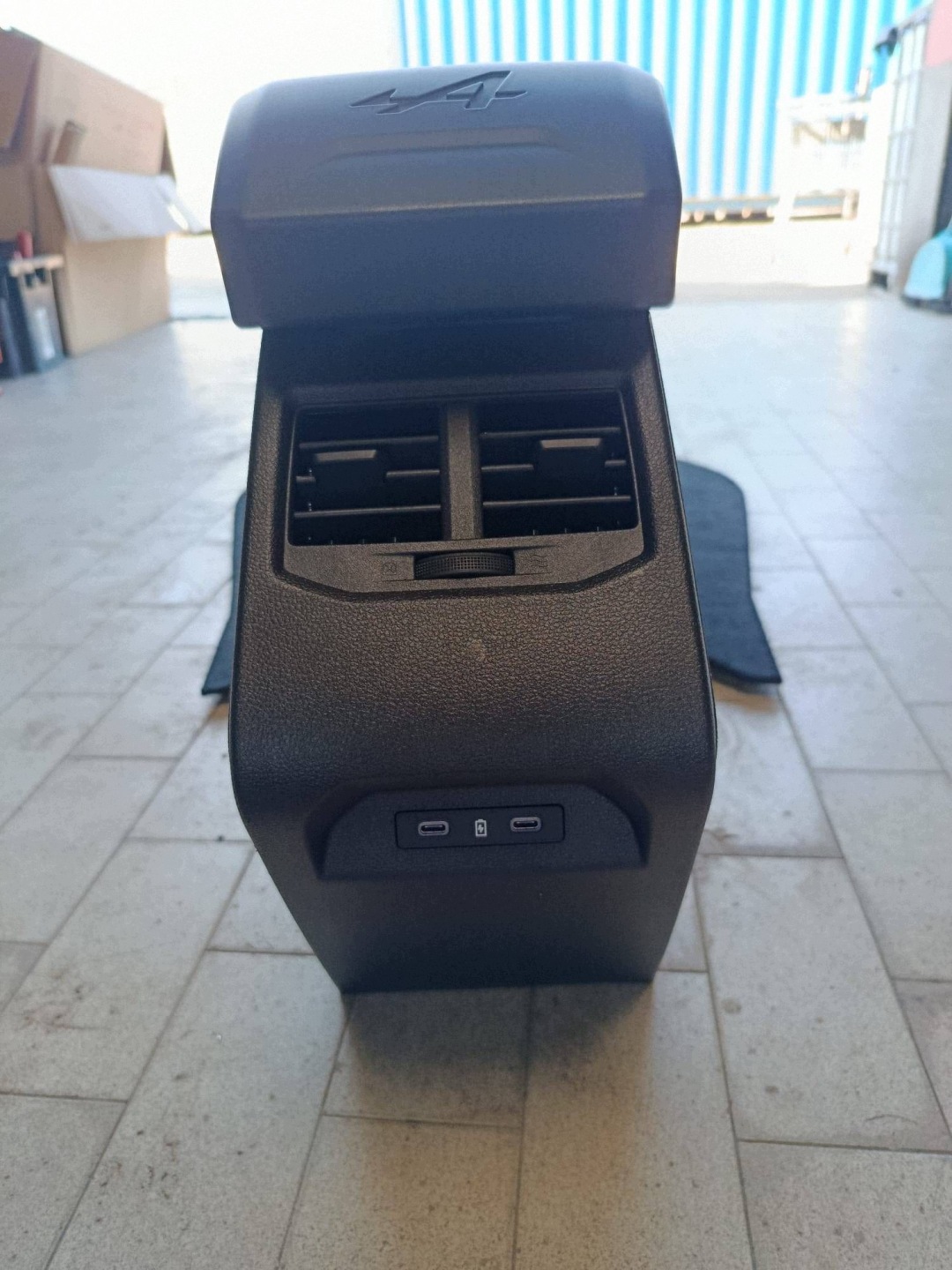 accoudoir tunnel moyenne console interne Alpine A390